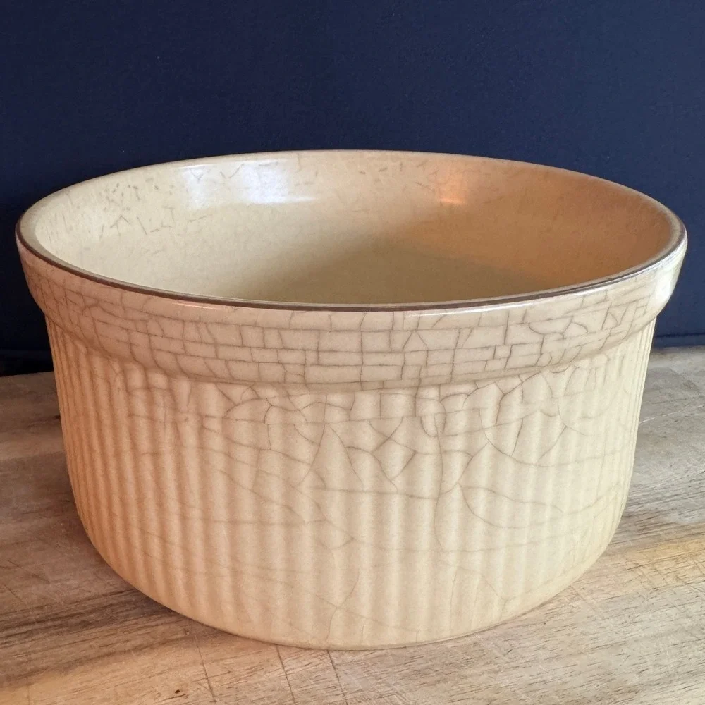 Pfaltzgraff Village 408 Vintage 2 Quart Ribbed Round Casserole Serving Bowl‎ USA